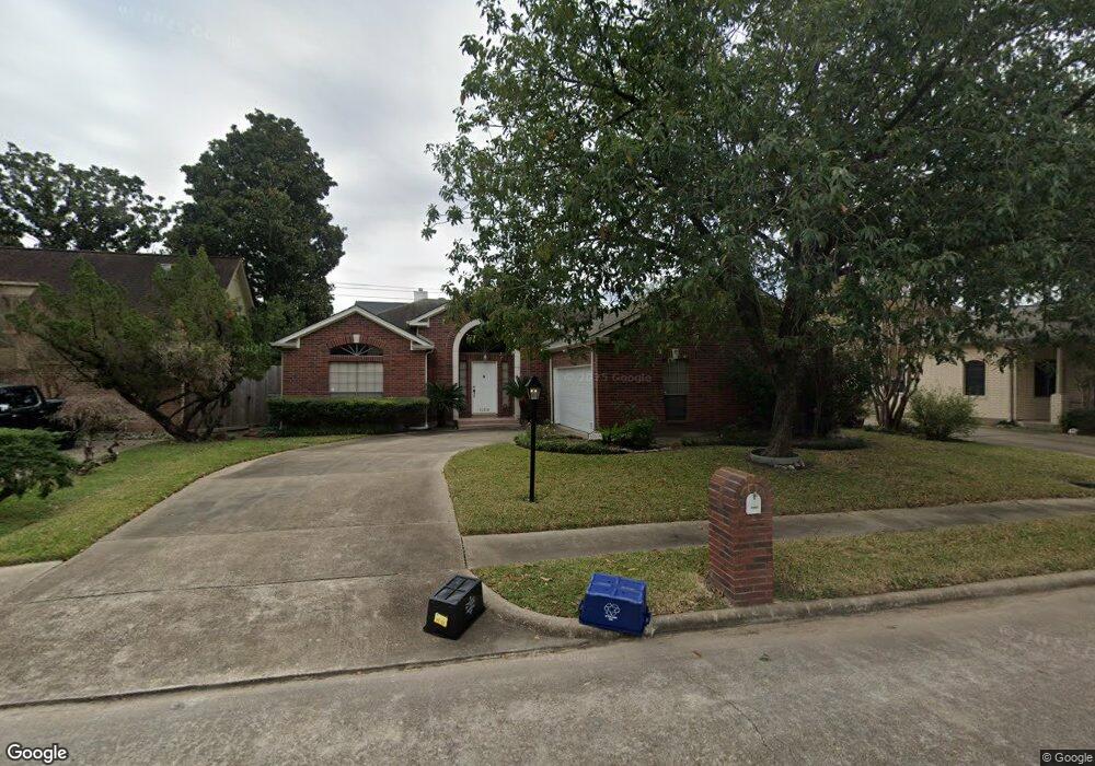 10319 Piping Rock Ln, Houston, TX 77042 - photo 1