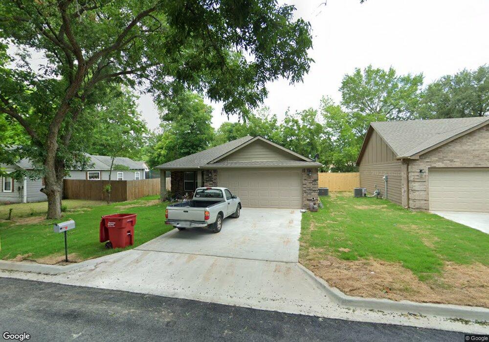 1019 Oak St, Bonham, TX 75418 - photo 1