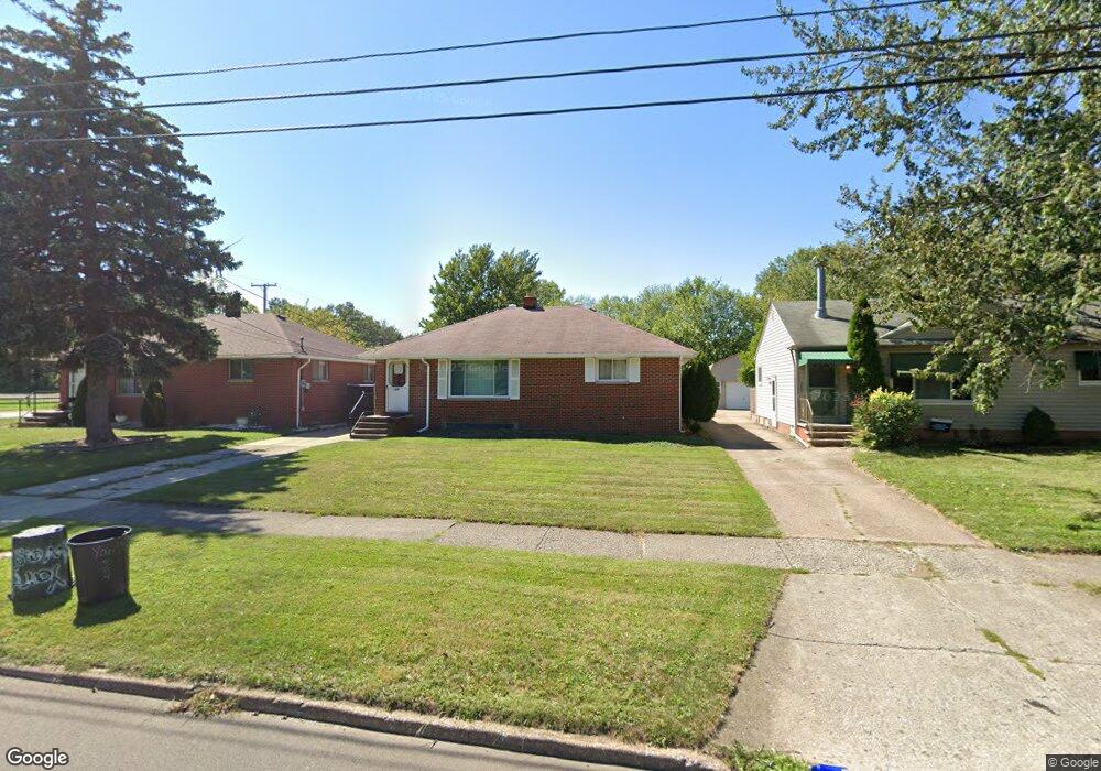 384 Lynne Dr, Sheffield Lake, OH 44054 - photo 1