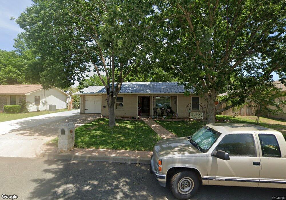 604 Town Creek Ct, Fredericksburg, TX 78624 - photo 1