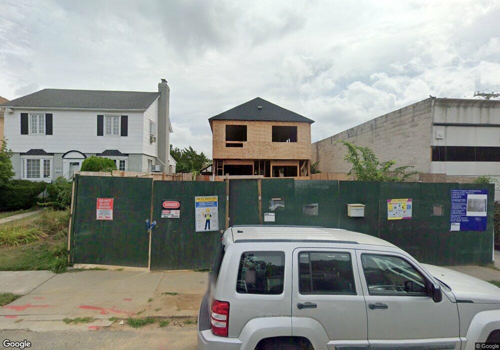 7571 185th St, Fresh Meadows, NY 11366 - photo 1