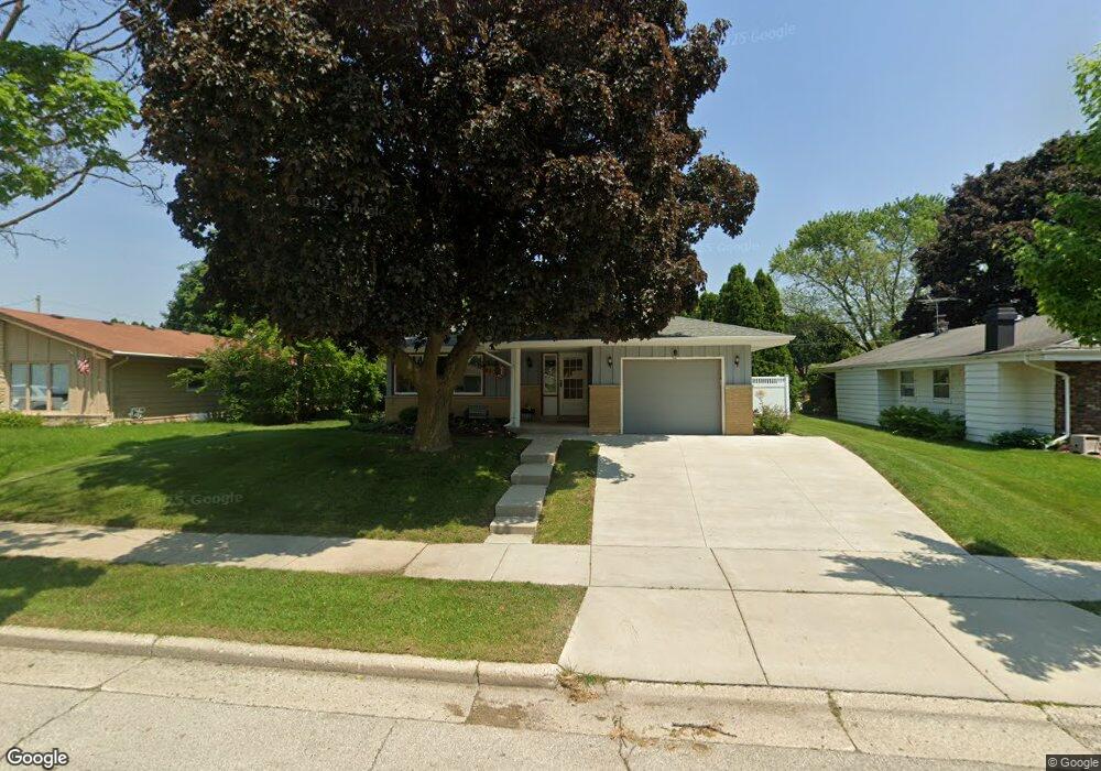 1933 Empire Dr, Waukesha, WI 53186 - photo 1