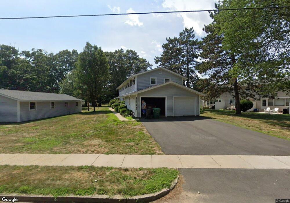 82 Partridge Ln, Chicopee, MA 01022 - photo 1