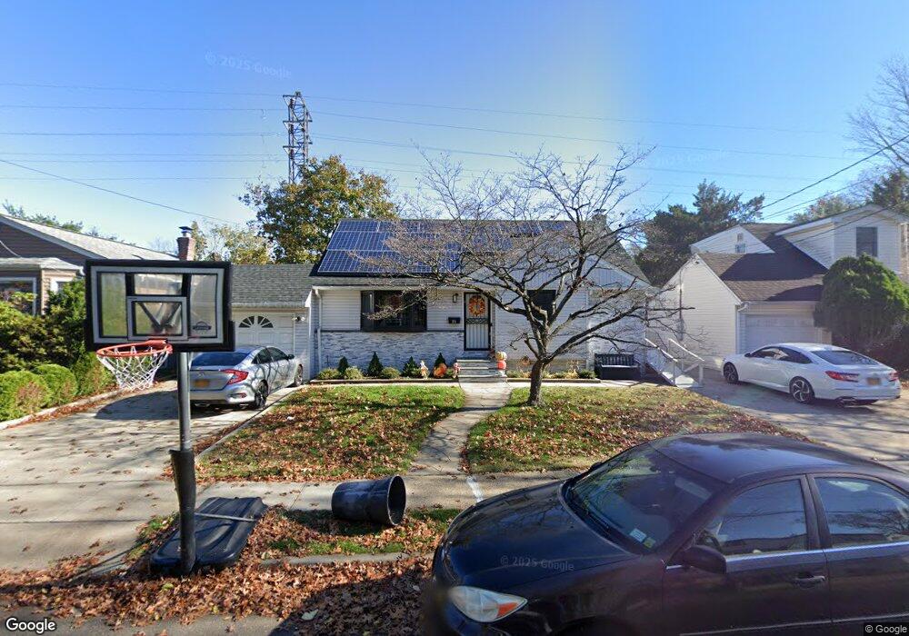 95 Oceanview Ave, Valley Stream, NY 11581 - photo 1