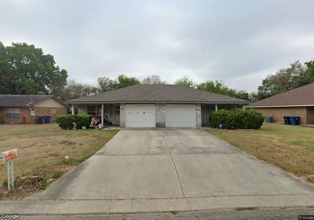 423/425 Buttercup Ln, New Braunfels, TX 78130 - photo 1