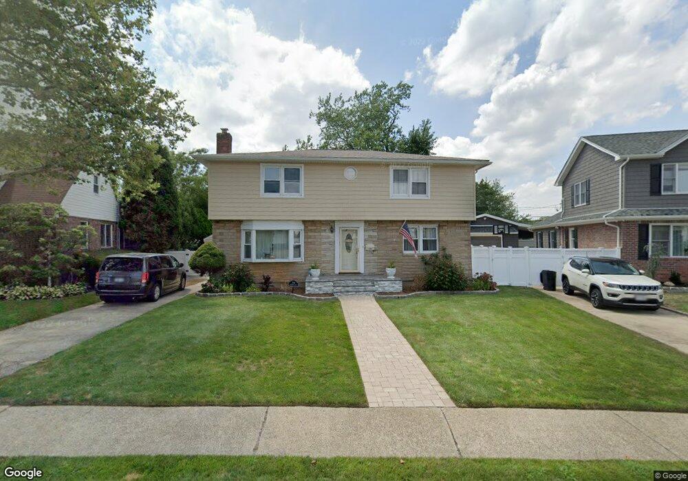 736 Bayberry Rd, Franklin Square, NY 11010 - photo 1