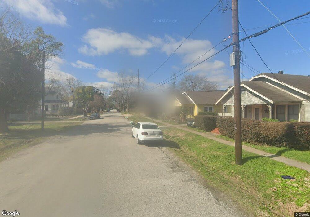 725 E 12th 1/2 St, Houston, TX 77008 - photo 1