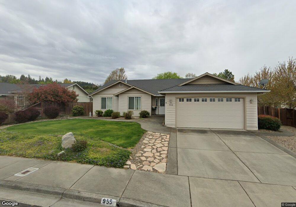 955 SW Princeton Place, Grants Pass, OR 97527 - photo 1