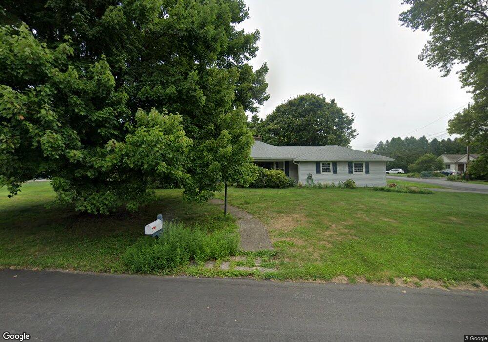 340 Crescent Dr, Easton, PA 18045 - photo 1