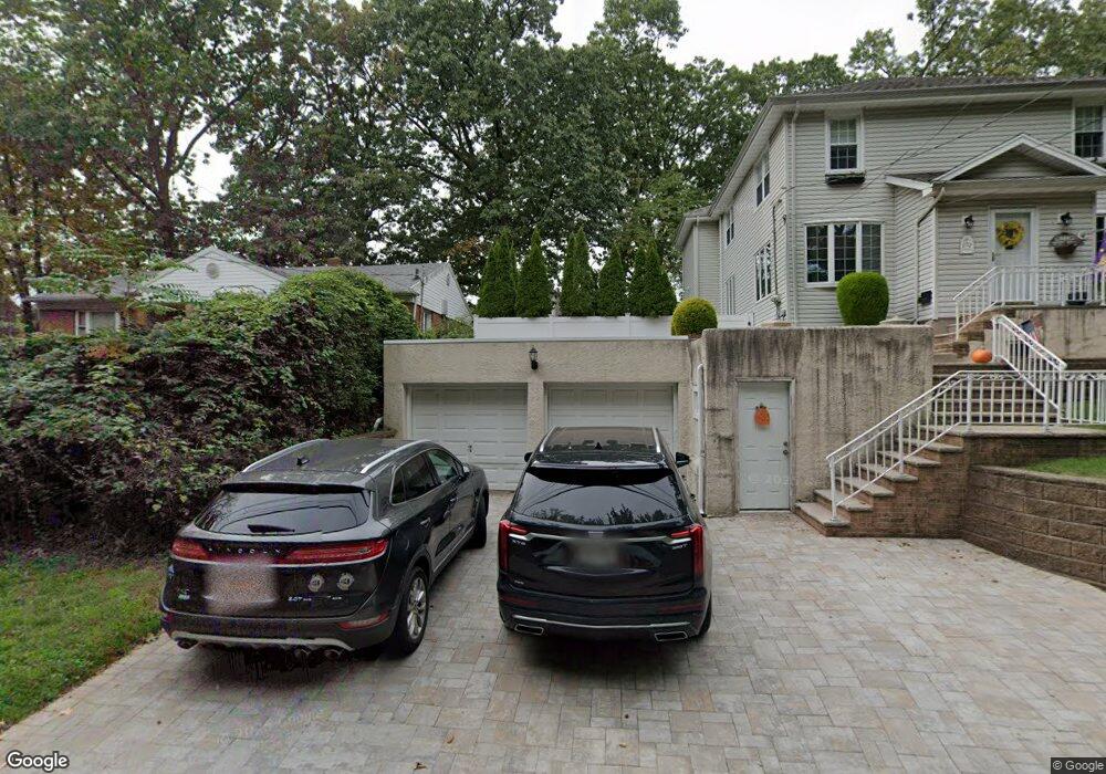 270 Combs Ave, Staten Island, NY 10306 - photo 1