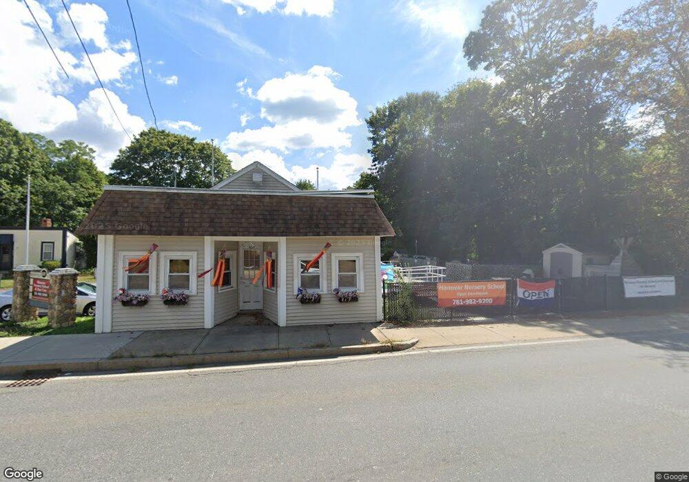 437 Webster St unit 3, Rockland, MA 02370 - photo 1