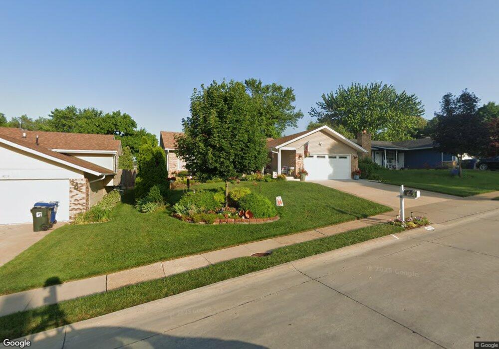 4610 Fillmore Ln, Davenport, IA 52806 - photo 1