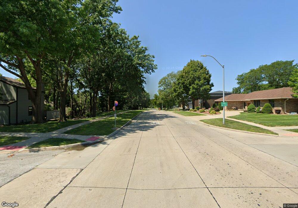 4881 Woodland Ave unit 4, West Des Moines, IA 50266 - photo 1