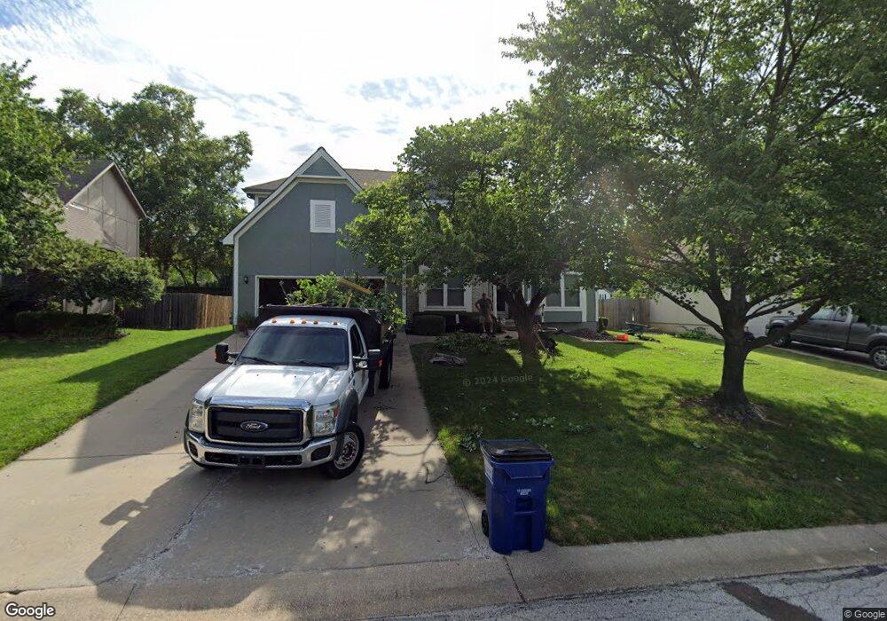 7409 Summit St, Shawnee, KS 66216 - photo 1