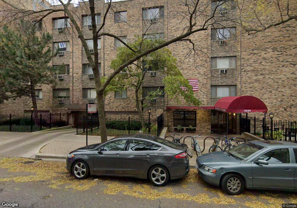 3620 N Pine Grove Ave unit 302, Chicago, IL 60613 - photo 1