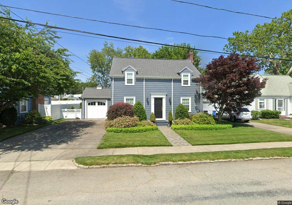 16 Roger Williams Cir, Cranston, RI 02905 - photo 1