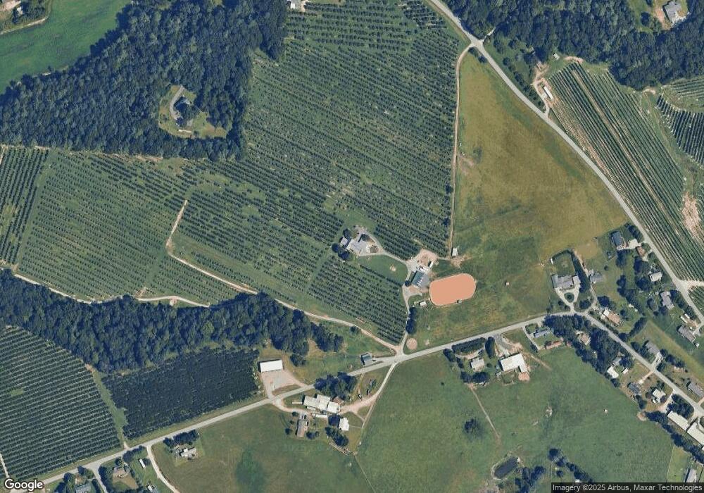 300 Lytle Rd, Hendersonville, NC 28792 - photo 1