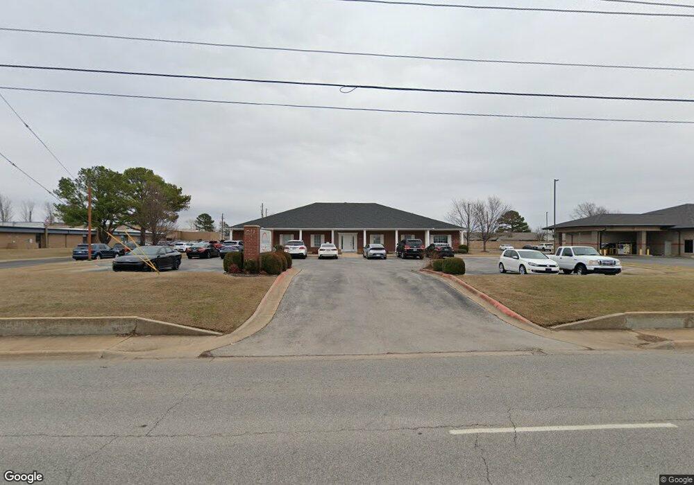 811 N Dixieland Rd, Rogers, AR 72756 - photo 1