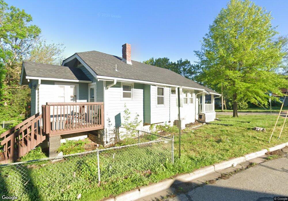 2201 SW 8th Ave, Topeka, KS 66606 - photo 1