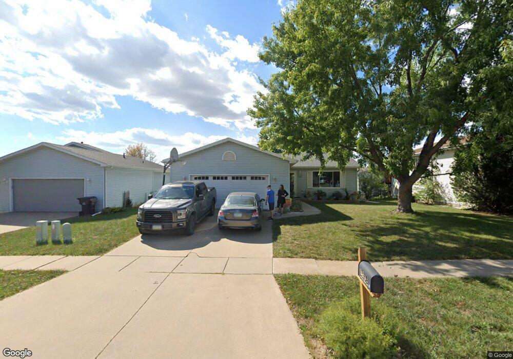 3308 King Dr SW, Cedar Rapids, IA 52404 - photo 1