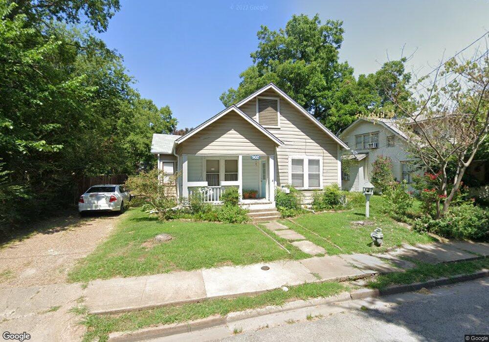 907 Star St, Bonham, TX 75418 - photo 1