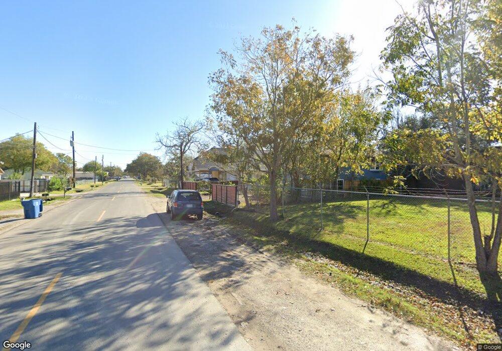 2114 Trenton Rd, Houston, TX 77093 - photo 1