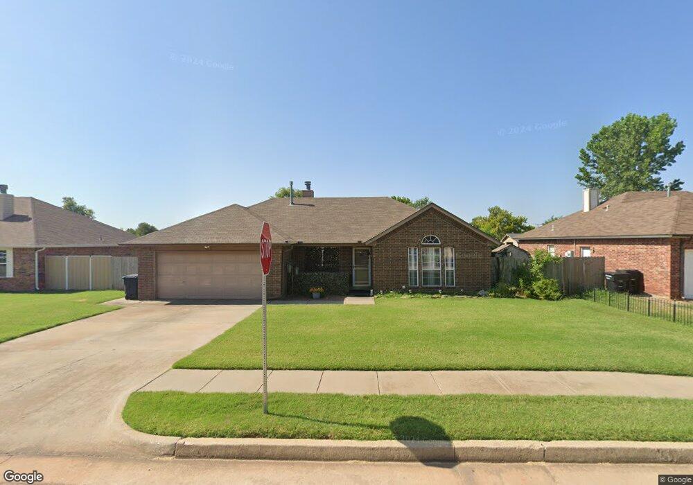 816 NE 23rd St, Moore, OK 73160 - photo 1