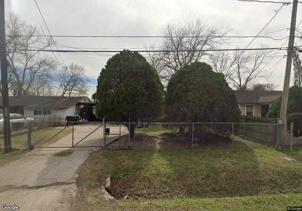 2702 Creston Dr, Houston, TX 77026 - photo 1