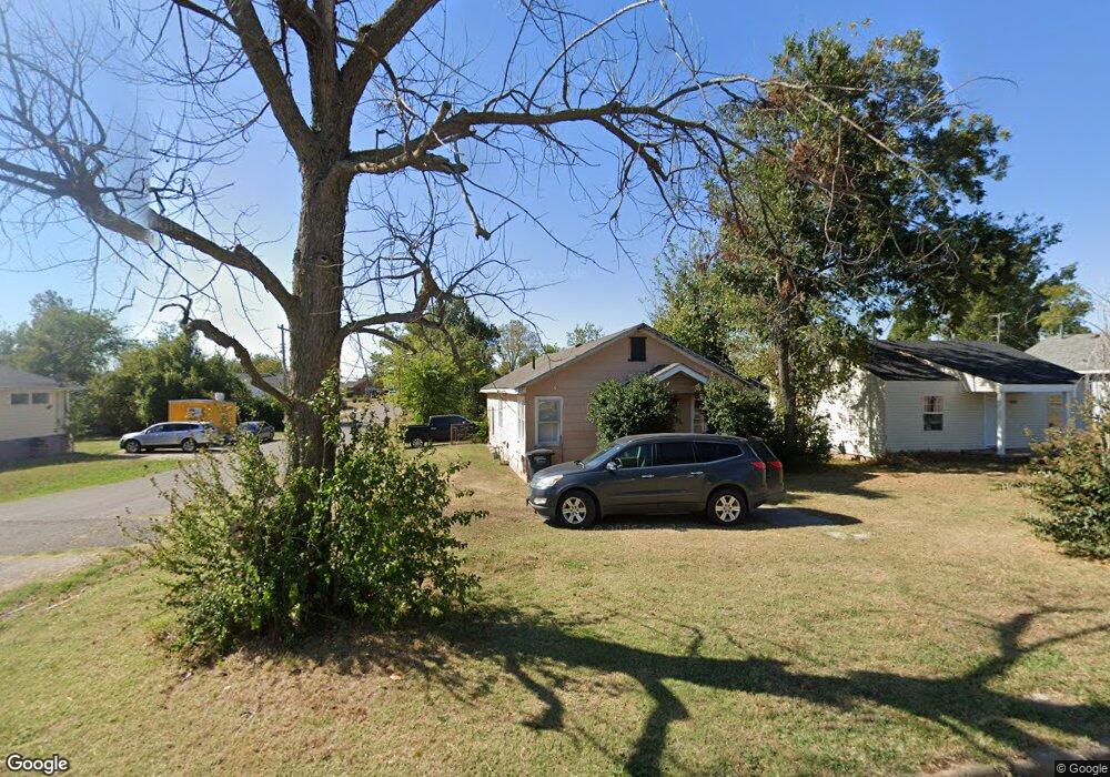1402 N Market Ave, Shawnee, OK 74801 - photo 1