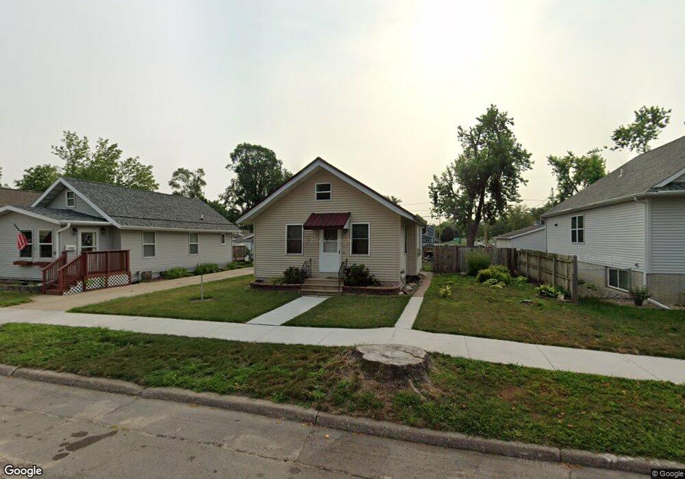 1111 9th St NW, Cedar Rapids, IA 52405 - photo 1