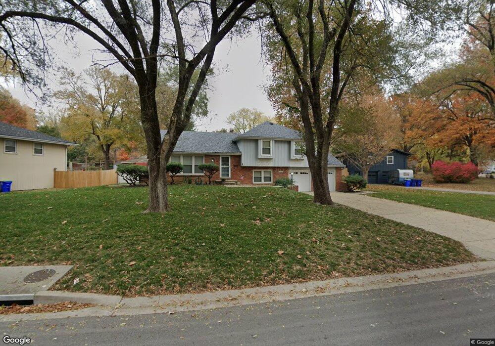 5405 Lucille Ln, Shawnee, KS 66203 - photo 1