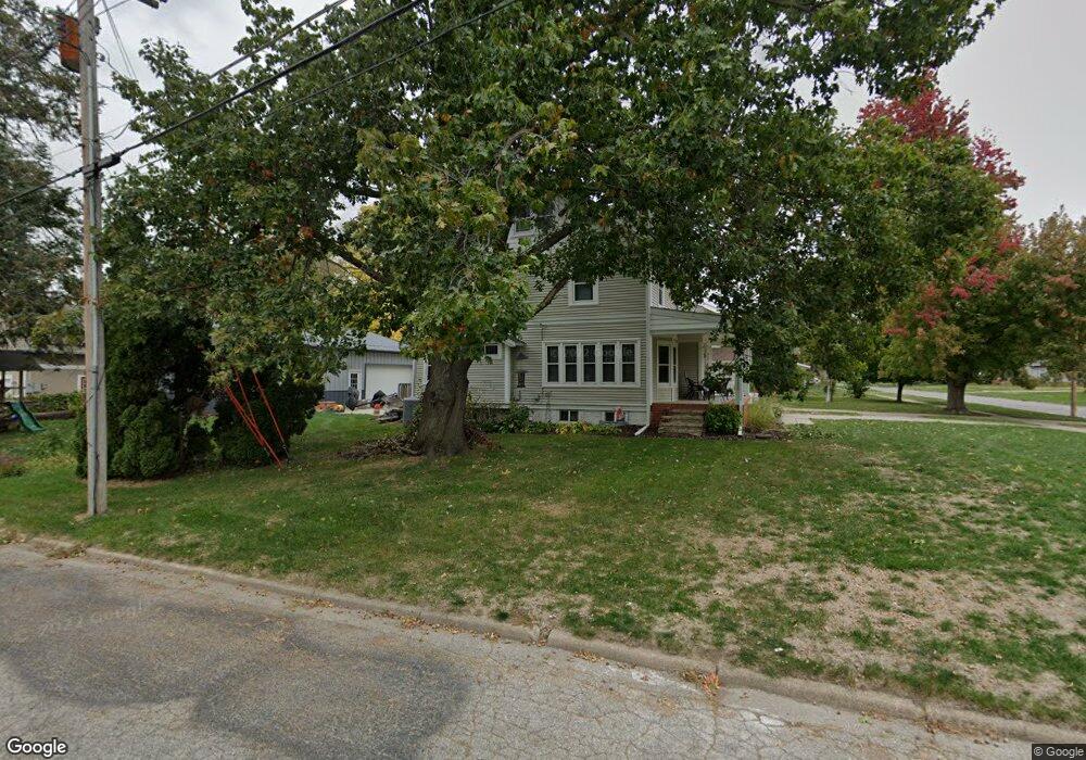 822 S 6th Ave W, Newton, IA 50208 - photo 1