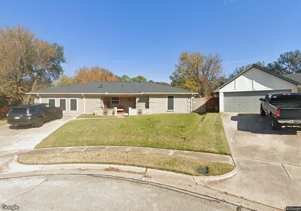 920 Hillside Ct, Bedford, TX 76022 - photo 1