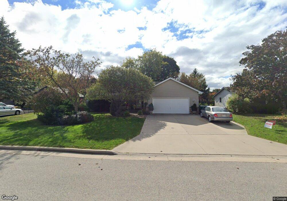 3013 W Seneca Dr, Appleton, WI 54914 - photo 1
