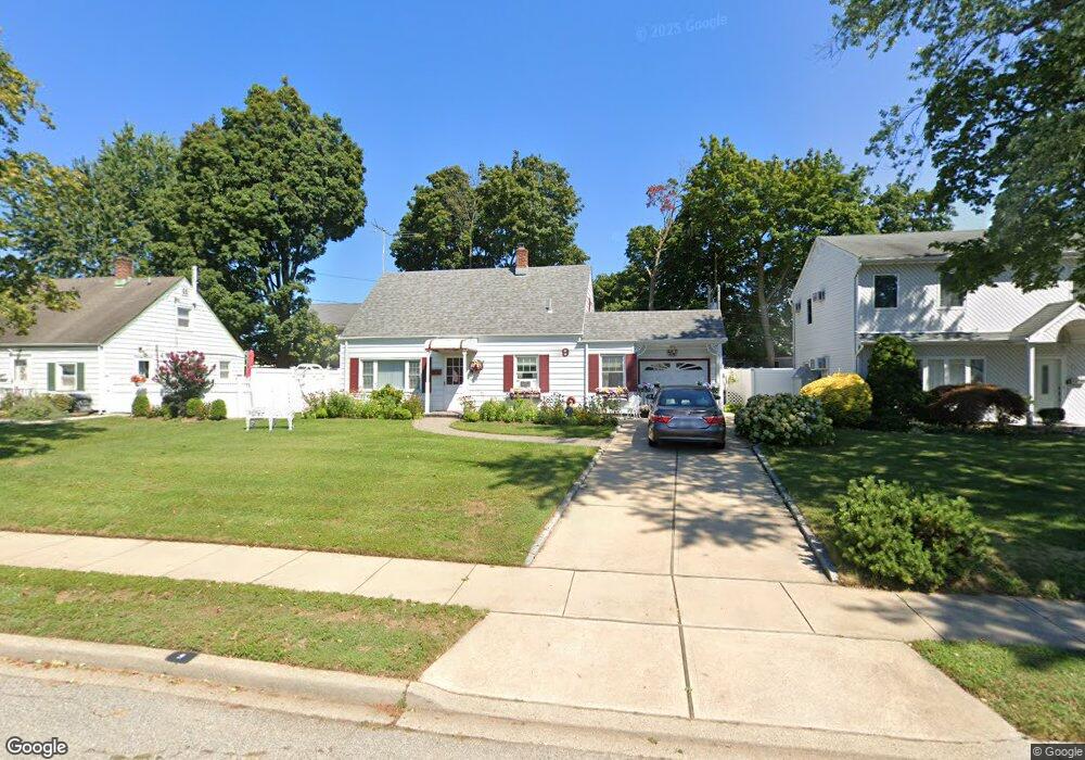 9 Flint Ln, Levittown, NY 11756 - photo 1