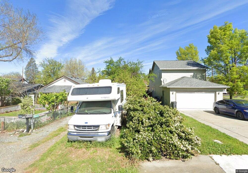 347 Laurel St, Central Point, OR 97502 - photo 1