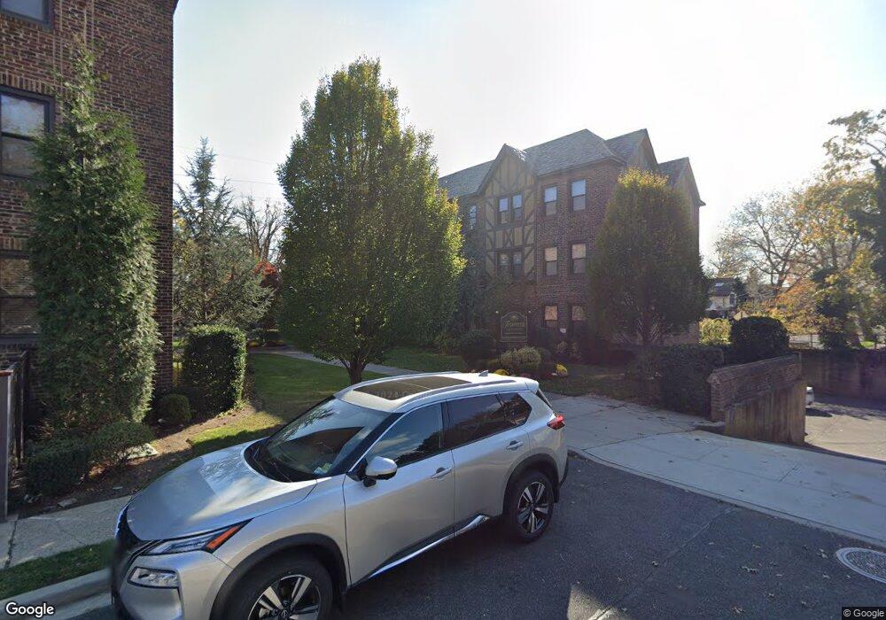 205 Steven Place unit 2C, Woodmere, NY 11598 - photo 1