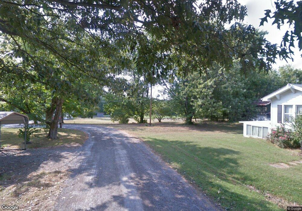 1612 Daisy St, Harrisburg, IL 62946 - photo 1