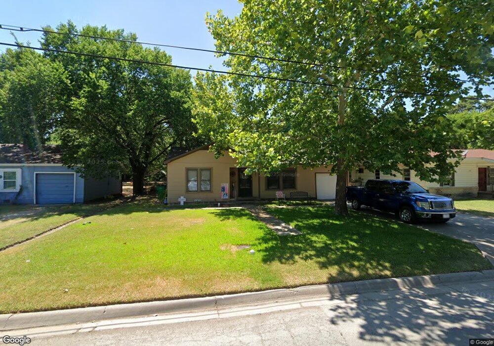 1103 S Howeth St, Gainesville, TX 76240 - photo 1