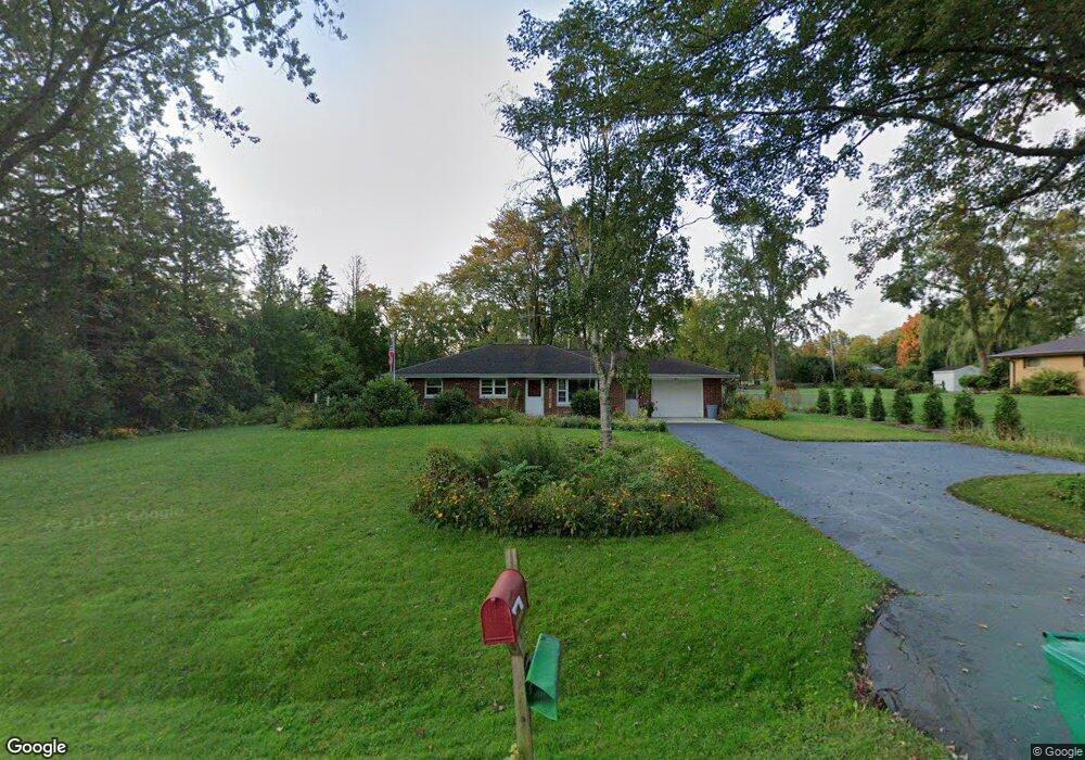 N80W15859 Rainbow Dr, Menomonee Falls, WI 53051 - photo 1