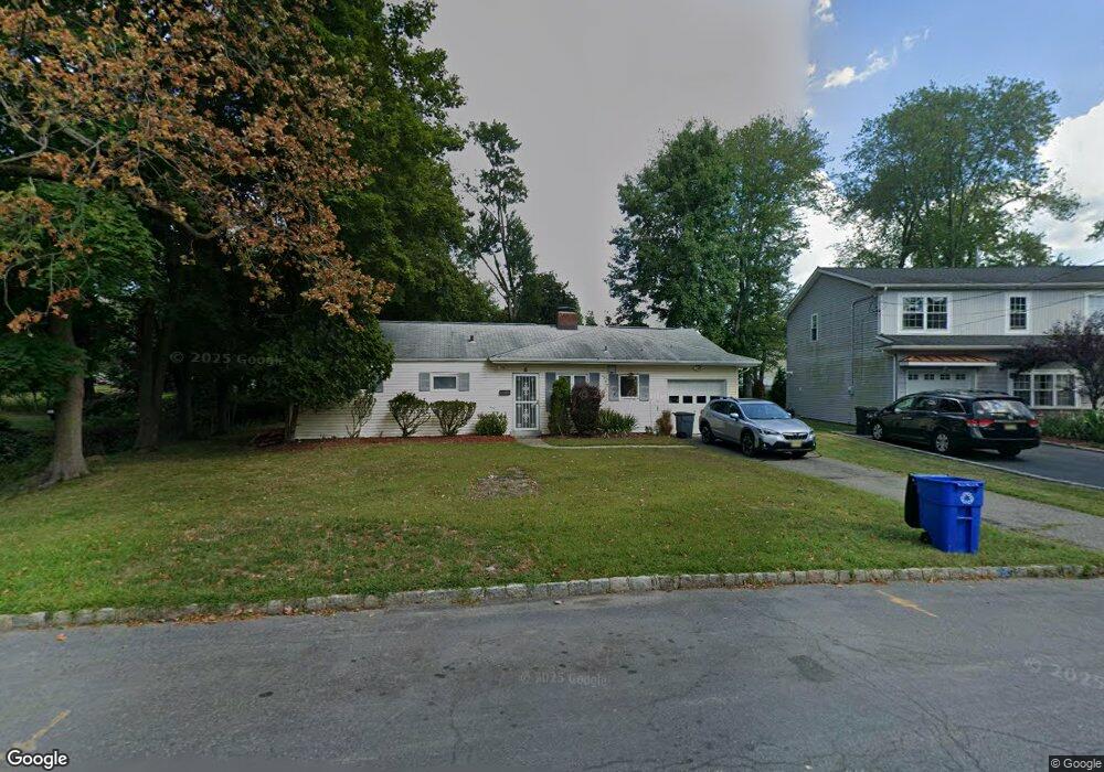 6 Emerson Dr, Livingston, NJ 07039 - photo 1