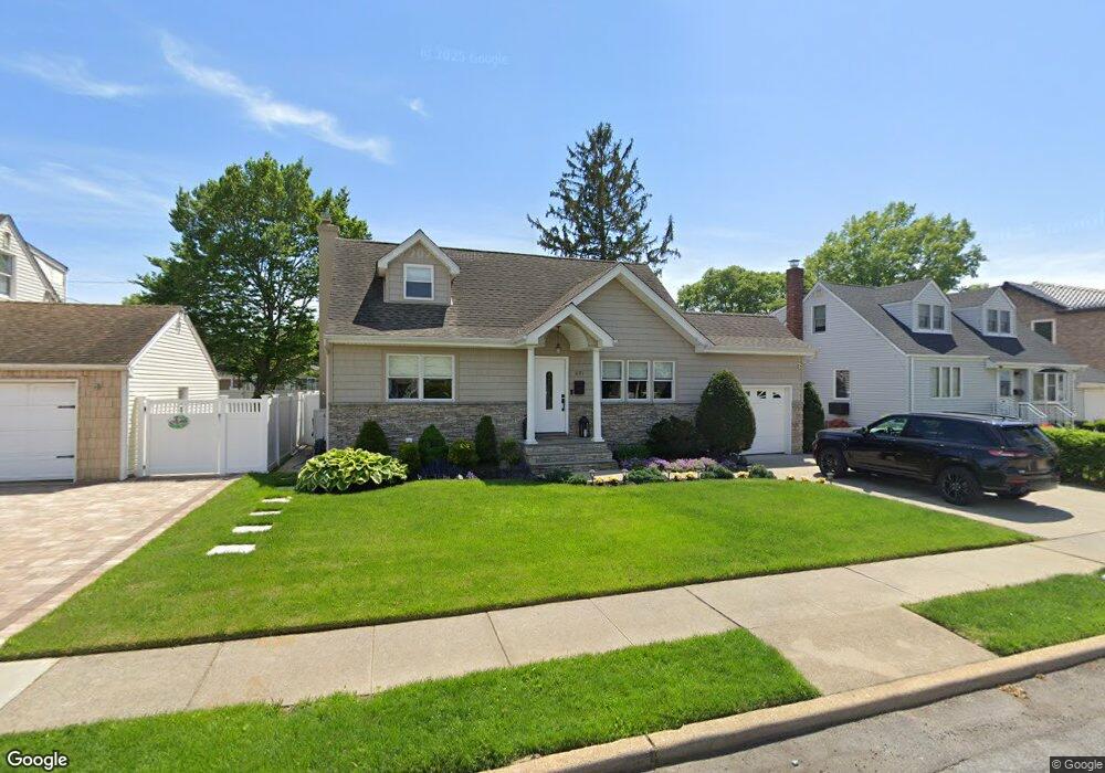 691 Forte Blvd, Franklin Square, NY 11010 - photo 1