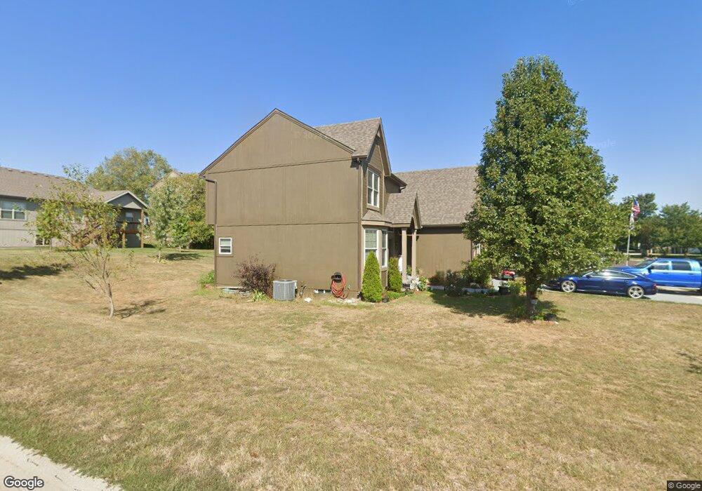 20820 S Skyview Ln, Spring Hill, KS 66083 - photo 1