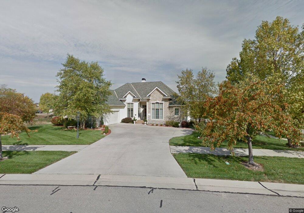 4214 SW Stoneylake Dr, Topeka, KS 66610 - photo 1