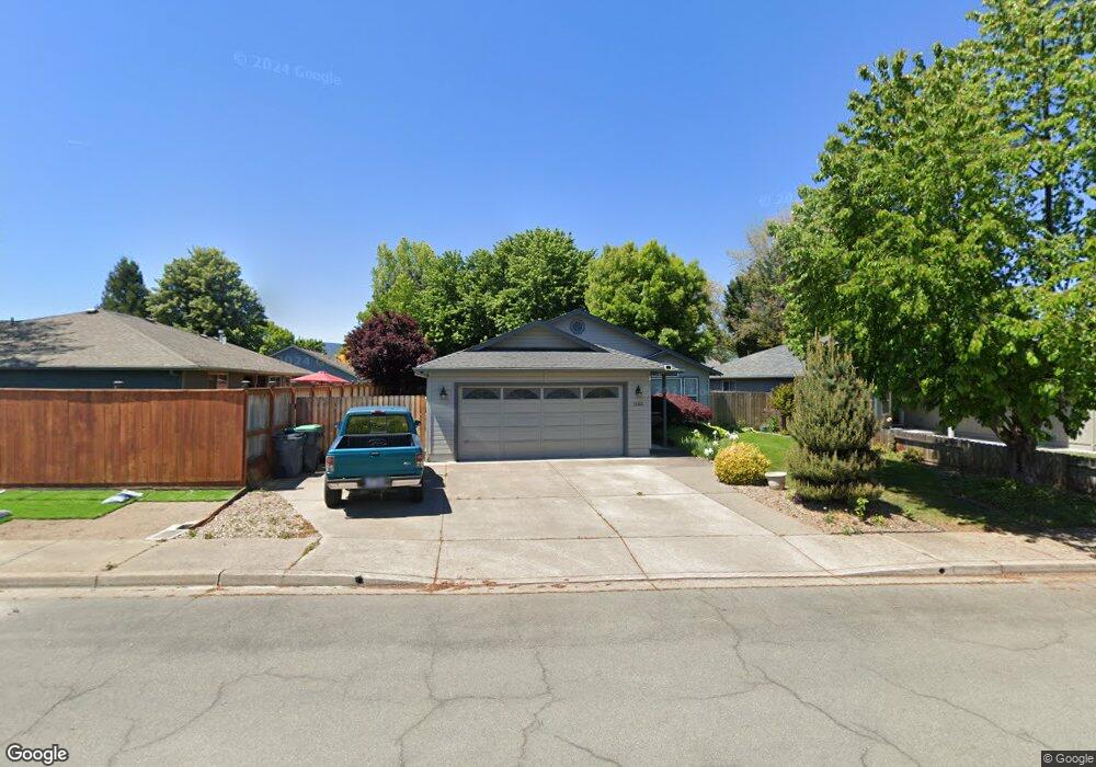 1185 White Chapel Dr, Central Point, OR 97502 - photo 1