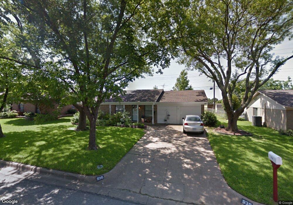 936 Springdale Rd, Bedford, TX 76021 - photo 1