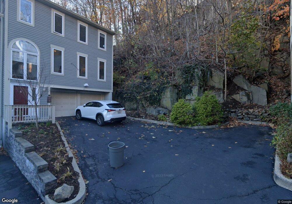 37 Hooks Ln, Edgewater, NJ 07020 - photo 1