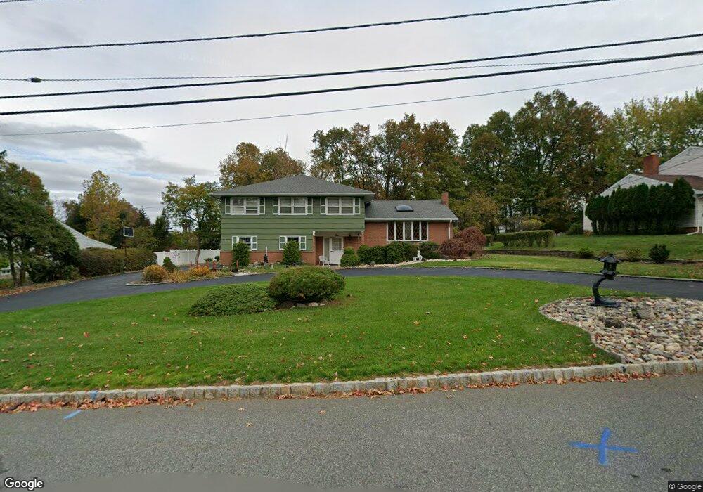 5 Beechtree Rd, Roseland, NJ 07068 - photo 1