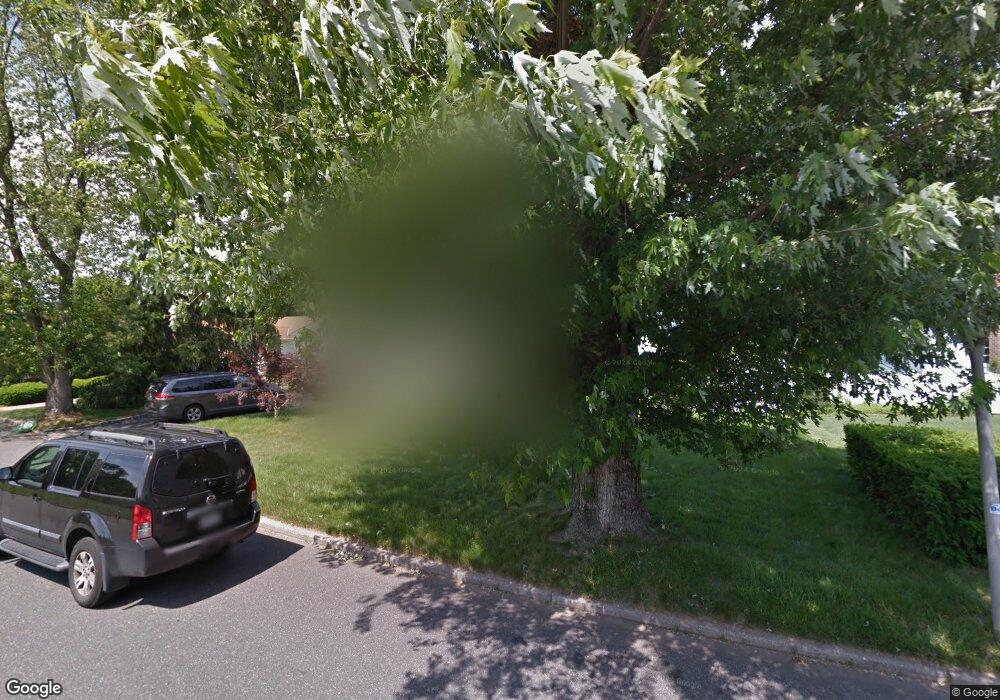 3 Ashlon Ln, ComMacK, NY 11725 - photo 1