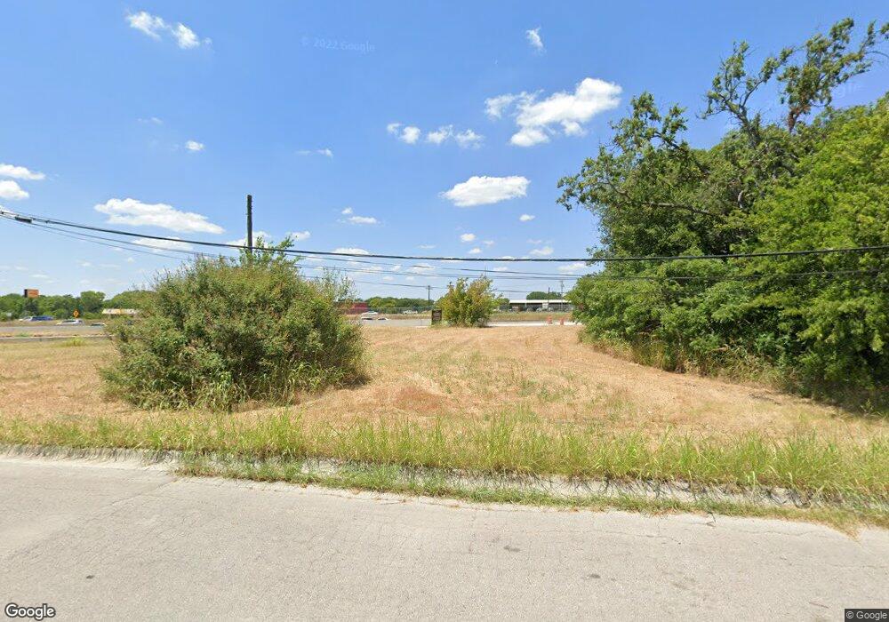 1005 Martin Luther King Junior Ave, Gainesville, TX 76240 - photo 1